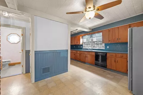 289 King Philip St, Fall River, MA 02724 photo 7