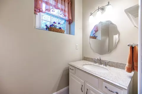 37 Oakleaf Dr, Mansfield, MA 02048 photo 17