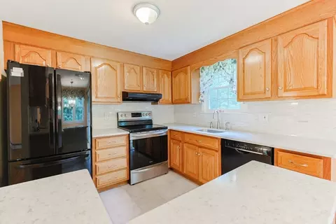 37 Oakleaf Dr, Mansfield, MA 02048 photo 7