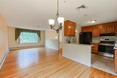 37 Oakleaf Dr, Mansfield, MA 02048 photo 5