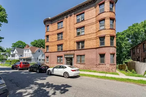 92 Woodside Ter, Springfield, MA 01108