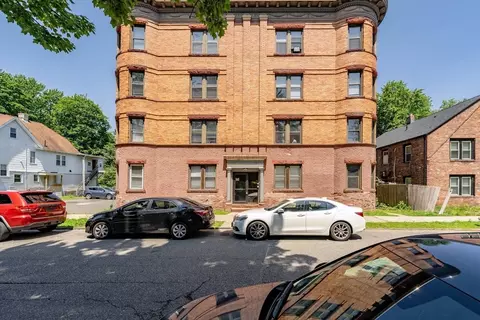 92 Woodside Ter, Springfield, MA 01108 photo 3