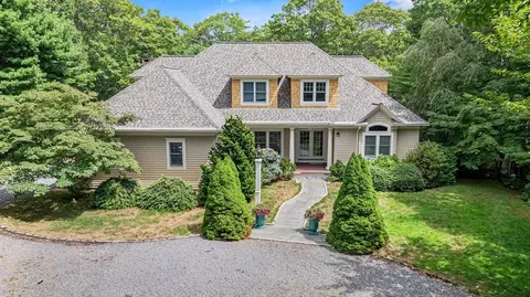 58 The Hacking Cir, Mashpee, MA 02649