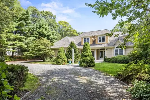 58 The Hacking Cir, Mashpee, MA 02649 photo 2