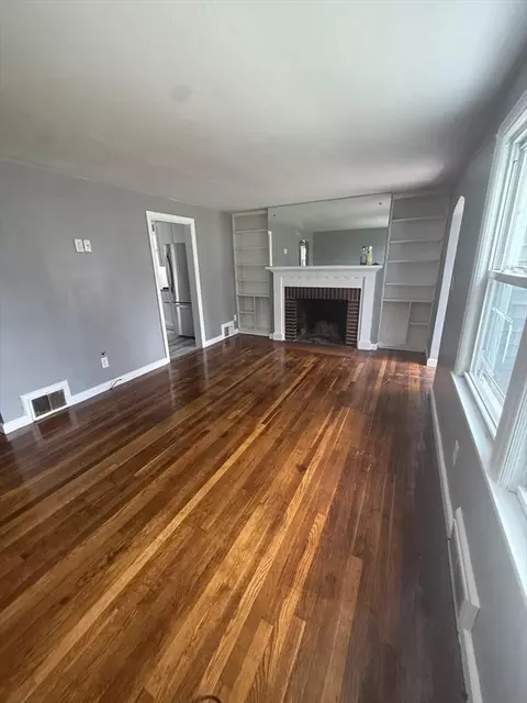 150 Cloran St, Springfield, MA 01109 photo 5