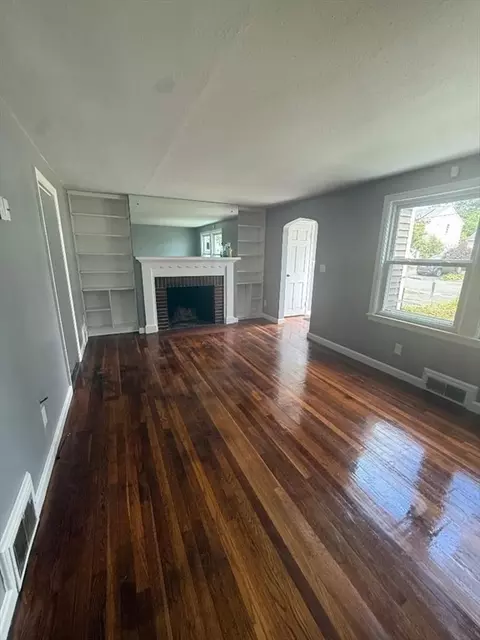 150 Cloran St, Springfield, MA 01109 photo 6