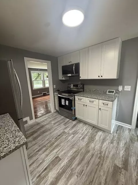 150 Cloran St, Springfield, MA 01109 photo 11