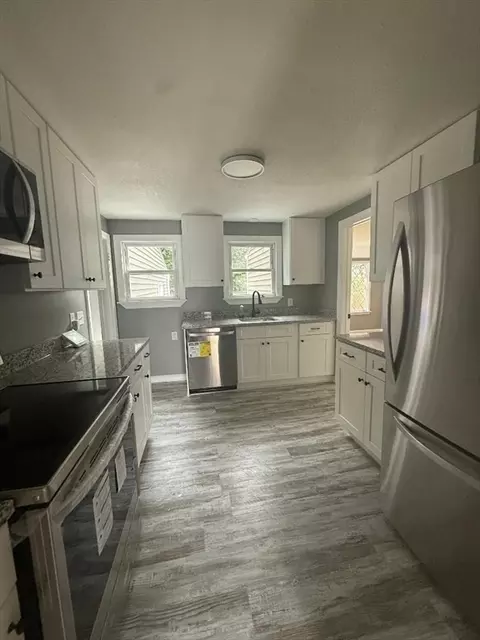 150 Cloran St, Springfield, MA 01109 photo 9