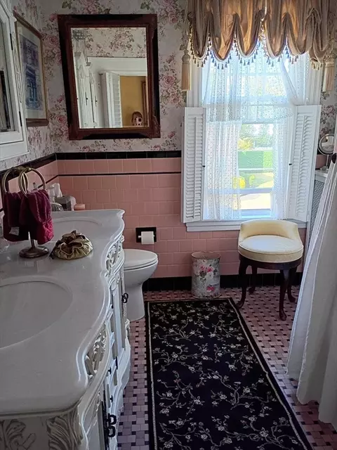 Bath - 333 Langley St, Fall River, MA 02720 photo 3 of 3