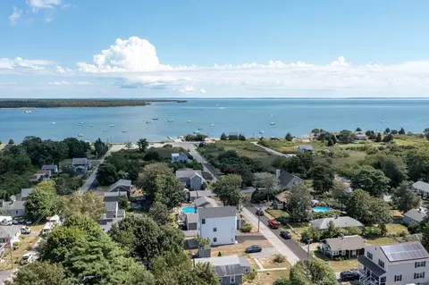 58 Ocean Ave, Fairhaven, MA 02719