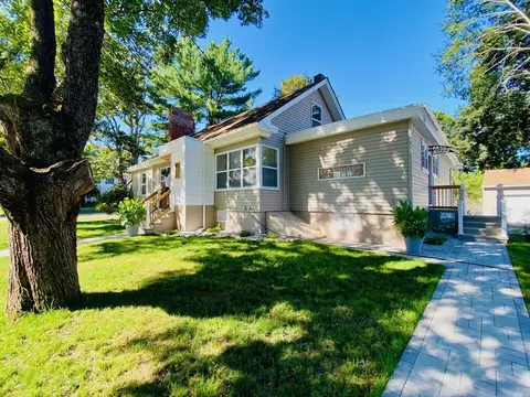 46 Crosby St, Webster, MA 01570 photo 3
