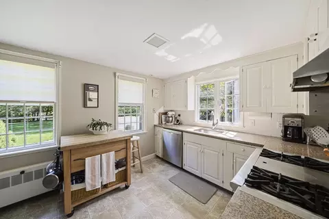 639 Main St, Hingham, MA 02043 photo 4