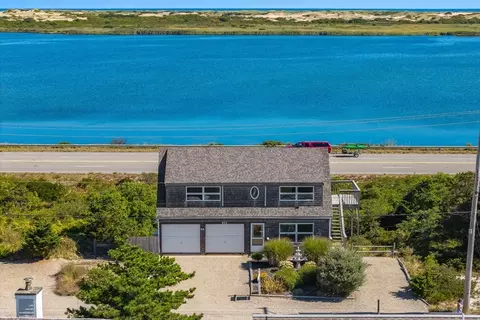 433 Shore Rd, Provincetown, MA 02657