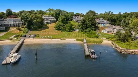 916 Main St, Cotuit, MA 02635 photo 2