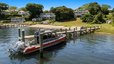 916 Main St, Cotuit, MA 02635 photo 3