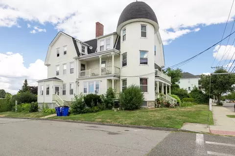 584-586 Mount Hope Ave, Fall River, MA 02724