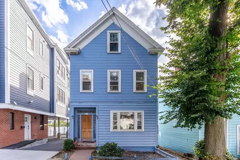 17 Suffolk St, Chelsea, MA 02150