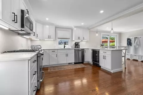 Kitchen - 39 Pine St, Wakefield, MA 01880 photo 1 of 2
