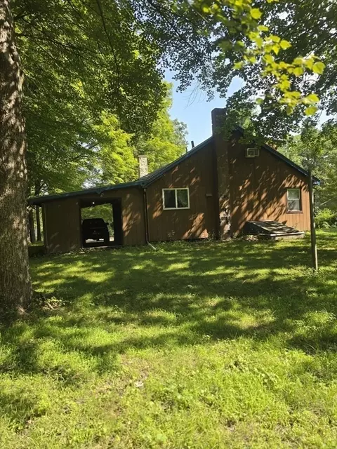 40 Division St, Easthampton, MA 01027 photo 4