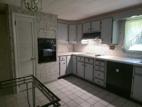 40 Division St, Easthampton, MA 01027 photo 11