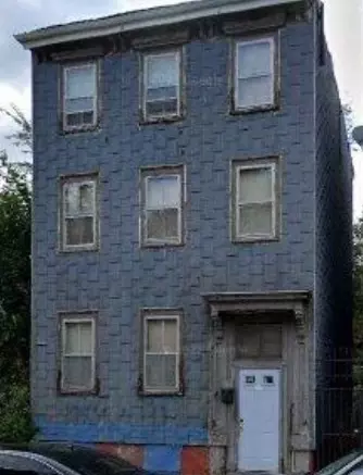 87 W Seventh St, Boston, MA 02127