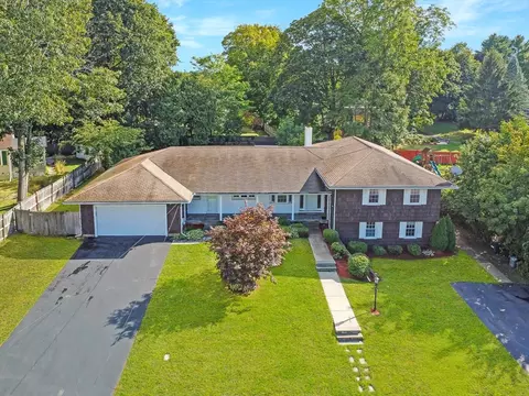 45 Lakewood Ter, Haverhill, MA 01830