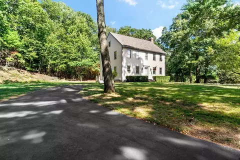 8 Osprey Dr, Berkley, MA 02779