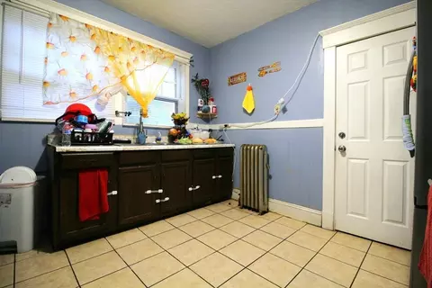 61 Kimberly Ave, Springfield, MA 01108 photo 6