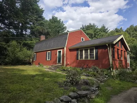 207 Boxboro Rd, Stow, MA 01775