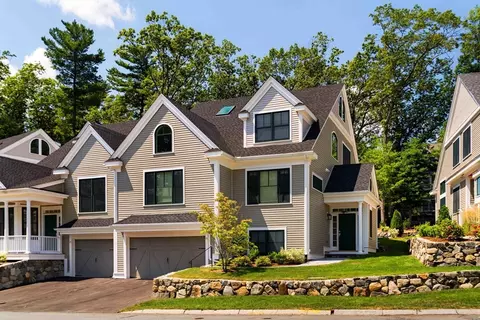 75 Johnson Woods Dr #75, Reading, MA 01867