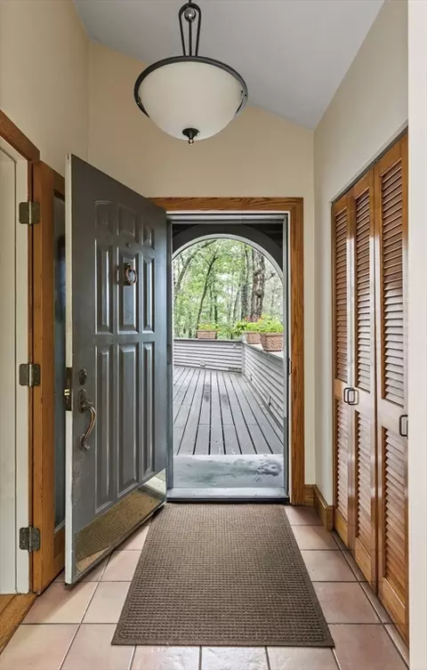 26 Fowler St, Upton, MA 01568 photo 5