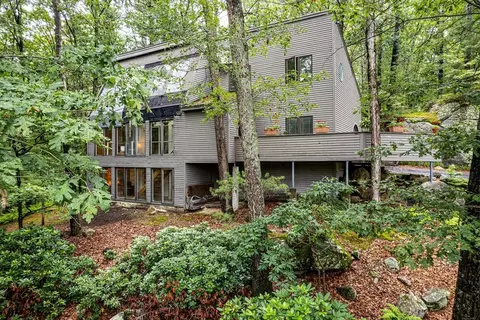 26 Fowler St, Upton, MA 01568
