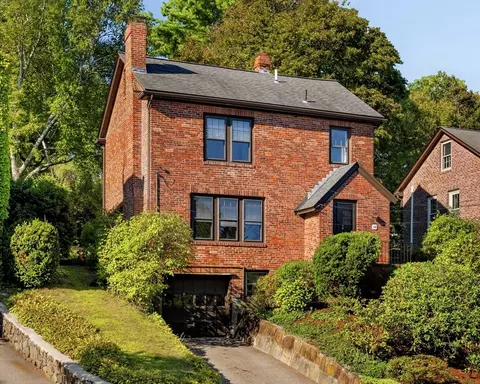 144 Jordan Rd, Brookline, MA 02446