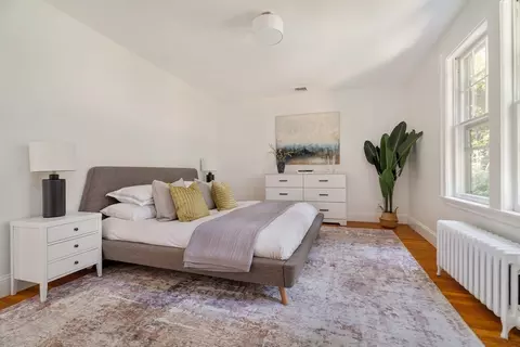 Bedroom - 144 Jordan Rd, Brookline, MA 02446 photo 2 of 7