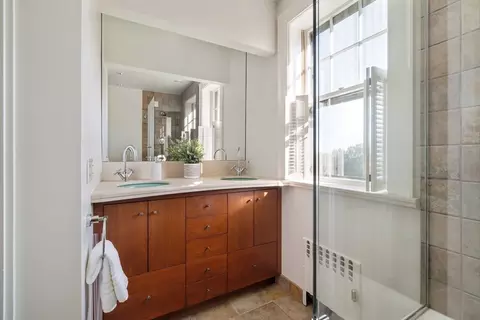 Bath - 144 Jordan Rd, Brookline, MA 02446 photo 1 of 4