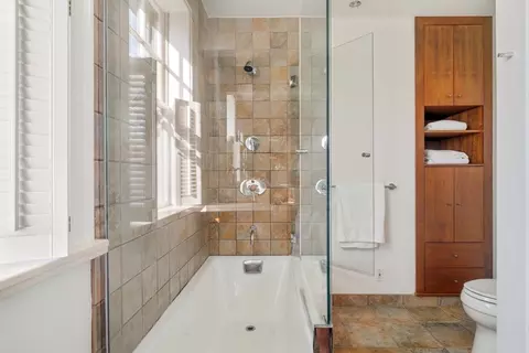 Bath - 144 Jordan Rd, Brookline, MA 02446 photo 3 of 4