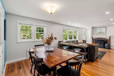 Dining - 12 Thomas St, Walpole, MA 02081 photo 2 of 4