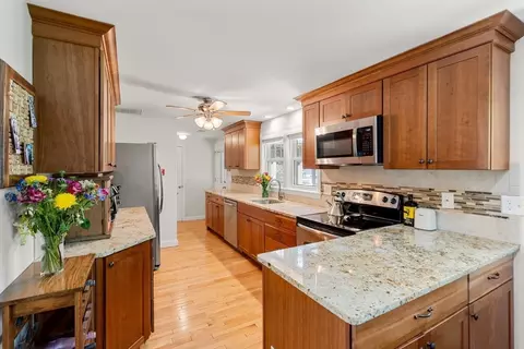Kitchen - 12 Thomas St, Walpole, MA 02081 photo 1 of 3