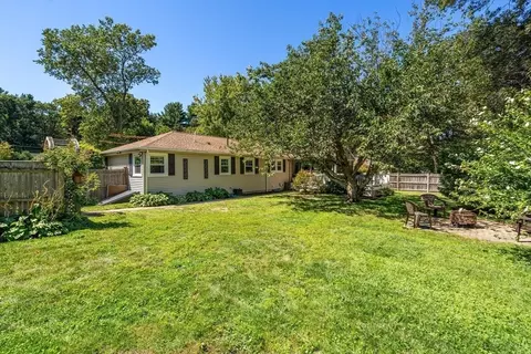 Exterior - 12 Thomas St, Walpole, MA 02081 photo 6 of 7