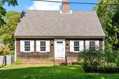 426 Old Post, Cotuit, MA 02635