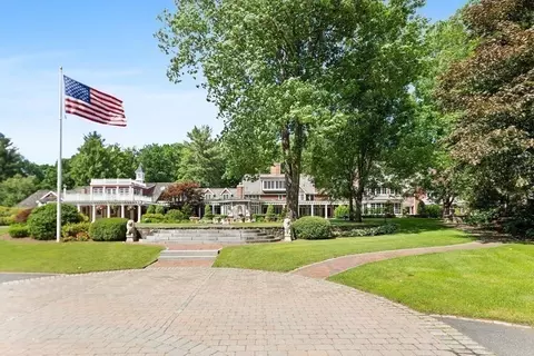 113 Juggler Meadow Rd, Leverett, MA 01054