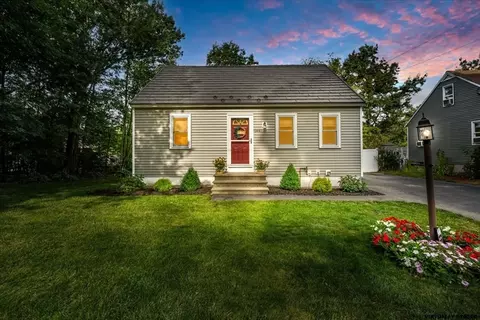 144 Whitney Ave, Manchester, NH 03104