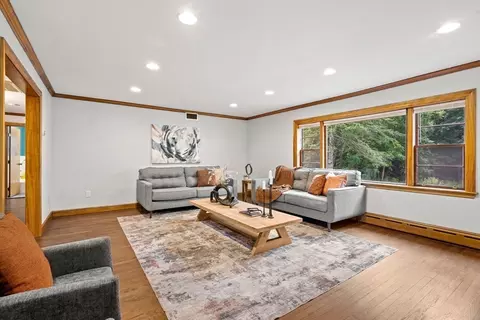 58 Spring St, Wakefield, MA 01880 photo 4