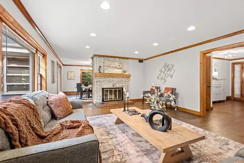 58 Spring St, Wakefield, MA 01880 photo 3