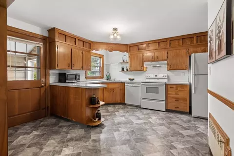 58 Spring St, Wakefield, MA 01880 photo 8
