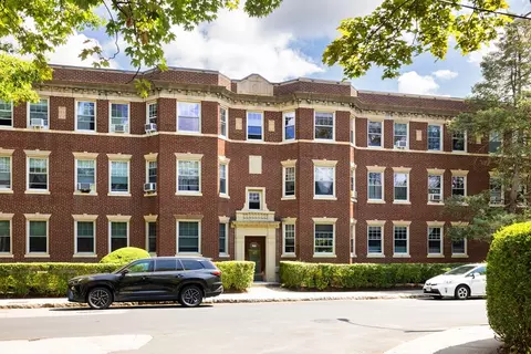 193 Pleasant St #6, Brookline, MA 02446