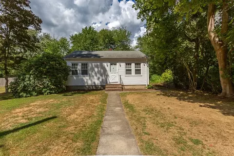 6 Kingston St, Dartmouth, MA 02747