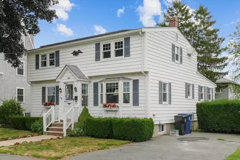 135 Fort Ave, Salem, MA 01970