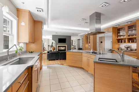 6 Beaver Pond Rd, Beverly, MA 01915 photo 5