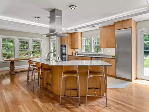 6 Beaver Pond Rd, Beverly, MA 01915 photo 3